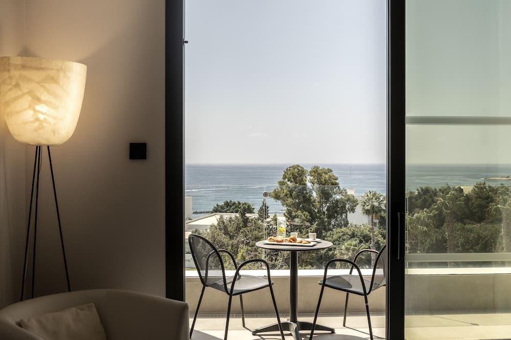 Anemi Hotel & Suites