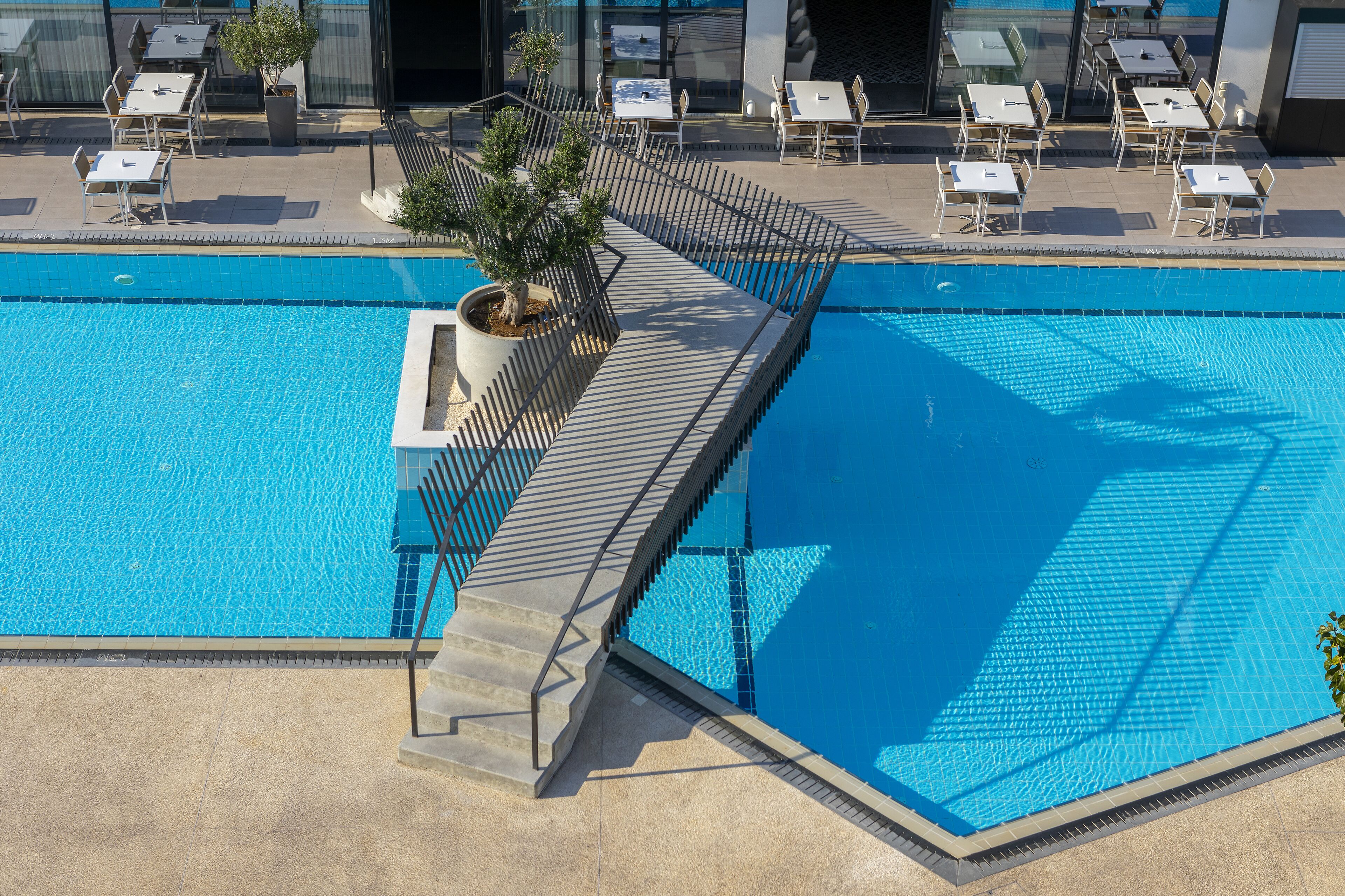 Outdoor pool, pool cabanas (surcharge), pool umbrellas