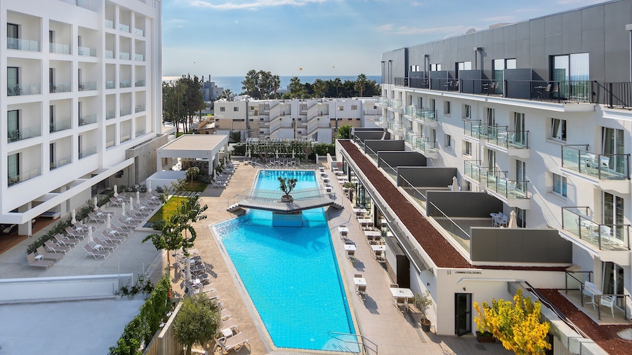 Anemi Hotel & Suites