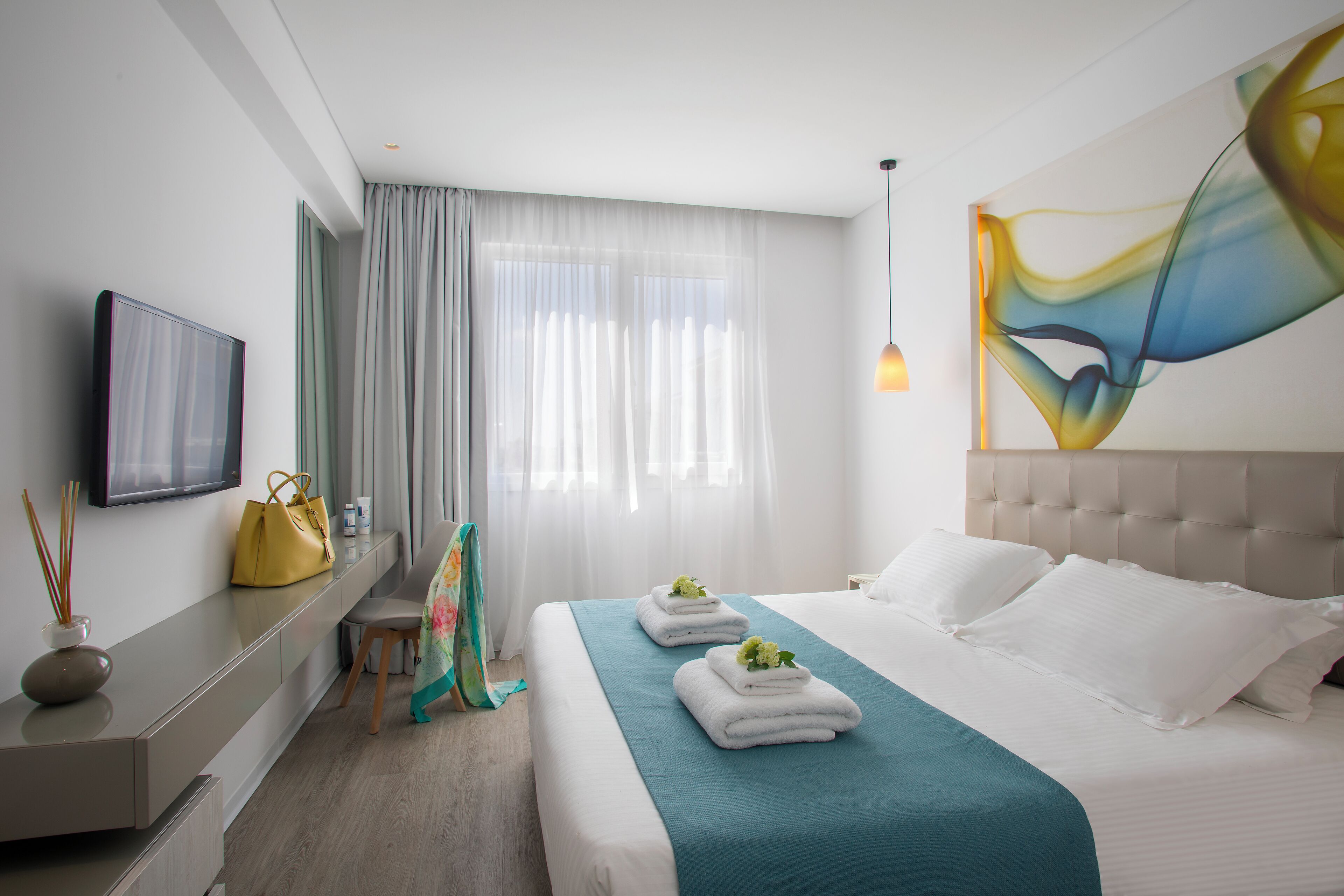 Premium bedding, Select Comfort beds, in-room safe, blackout curtains