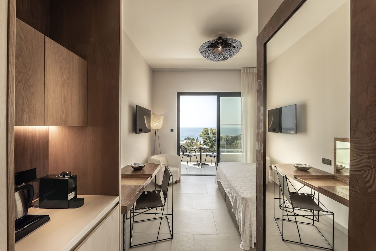 Premium bedding, Select Comfort beds, in-room safe, blackout drapes