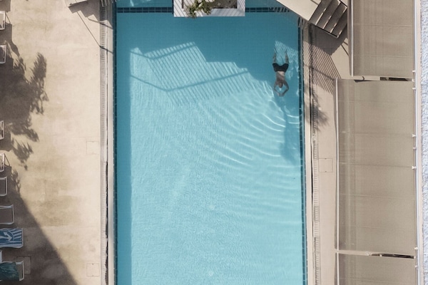 Outdoor pool, cabanas (surcharge), pool umbrellas