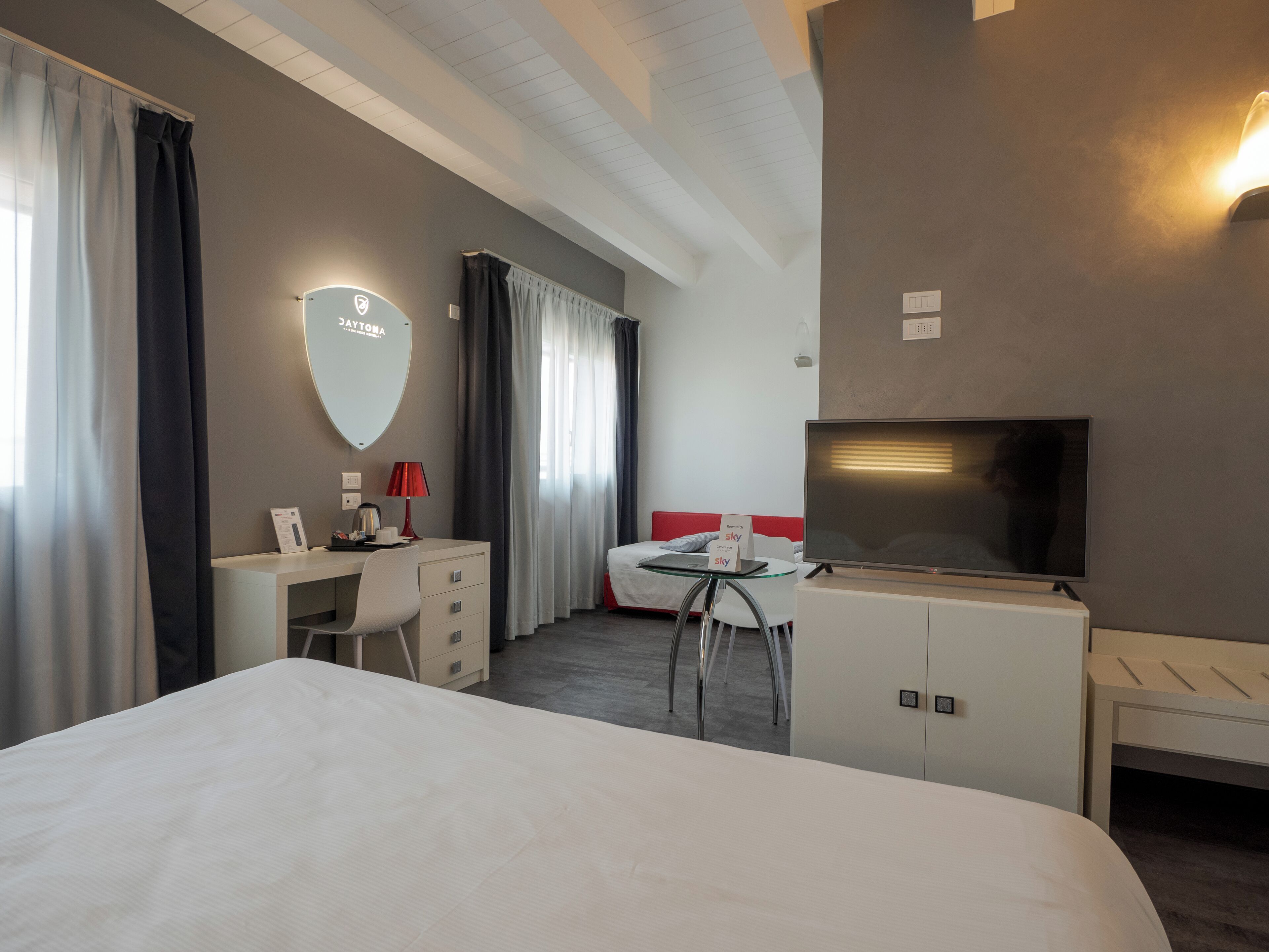 junior suite | hypo-allergenic bedding, pillow-top beds, minibar, in-room safe