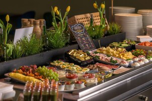 Desayuno buffet diario (PLN 55.00 por persona)