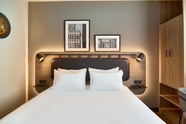 Superior Room, 1 King Bed | Premium bedding, desk, blackout drapes, iron/ironing board
