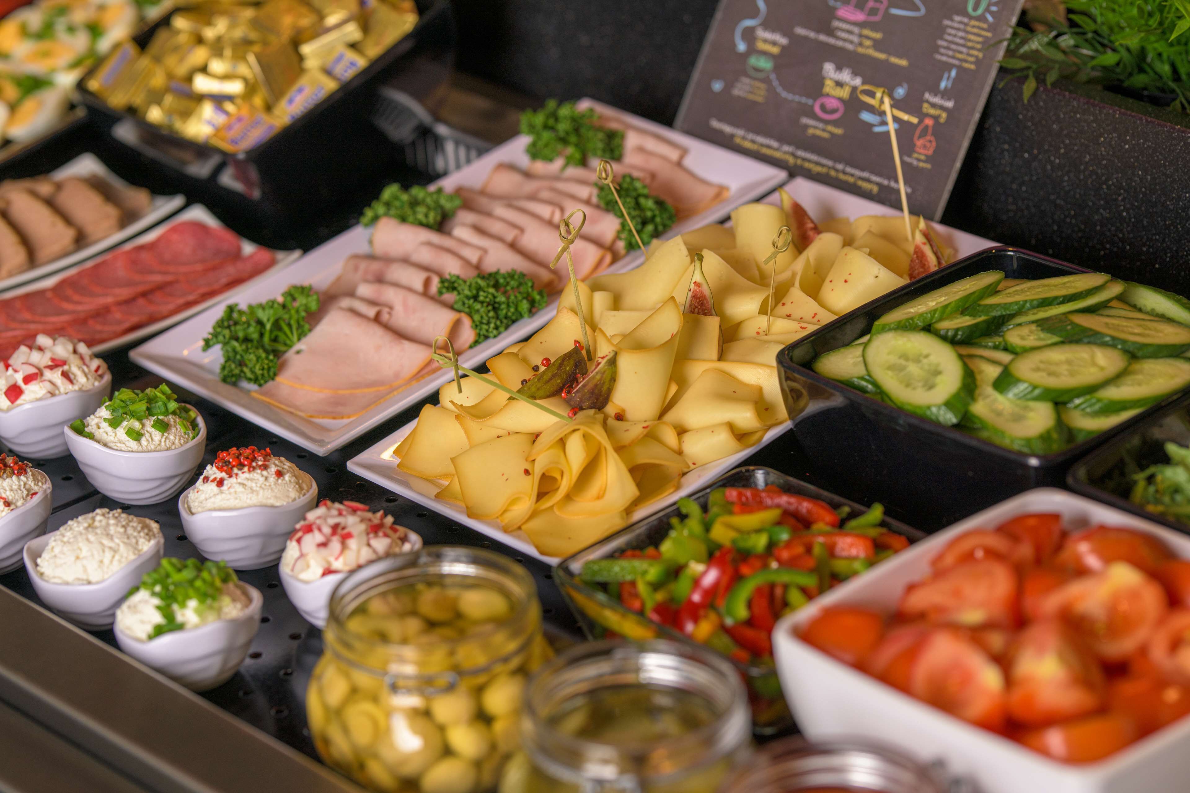 daily buffet breakfast (pln 48 per person)