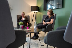 ฝ่ายต้อนรับ