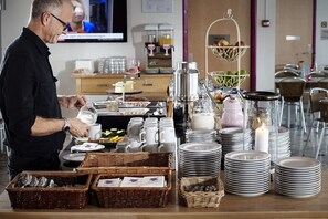 Daily buffet breakfast (DKK 125 per person) - CABINN Odense Hotel (Odense)