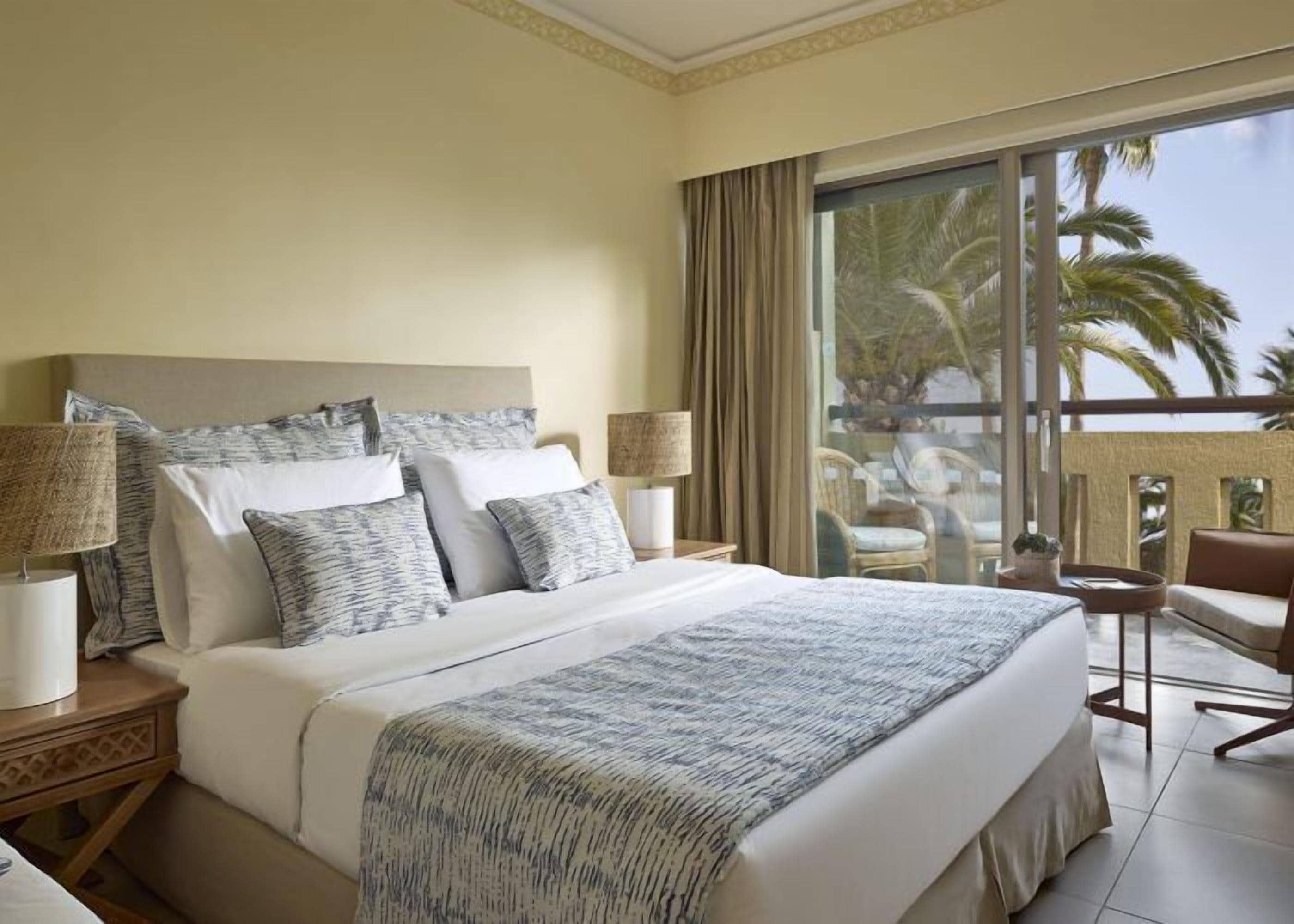 In-room safe, free WiFi, bed sheets