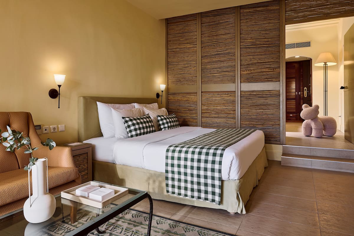 Classic Family Room, Garden View | 1 bedroom, in-room safe, free WiFi, bed sheets