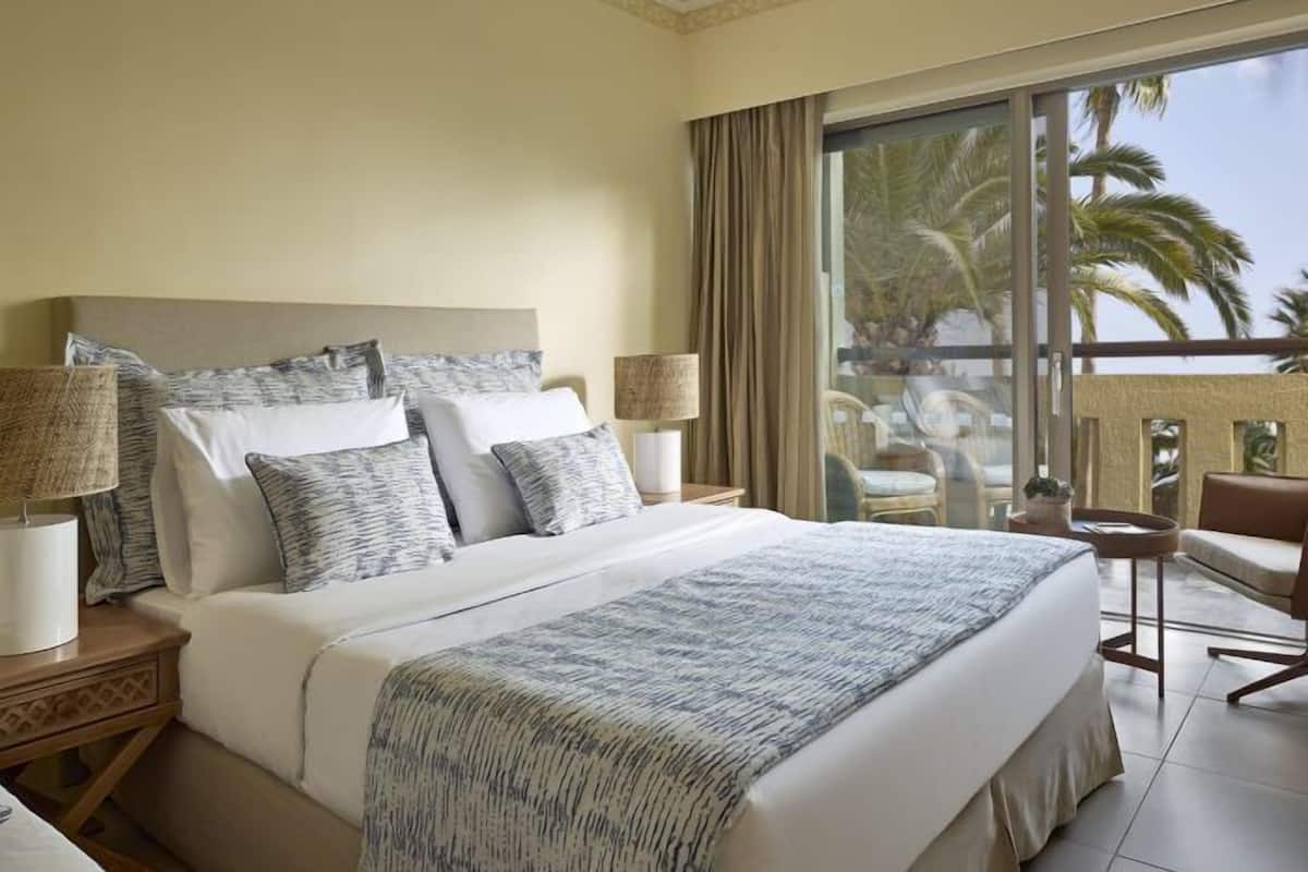 Classic Room, Garden View | 1 bedroom, in-room safe, free WiFi, bed sheets