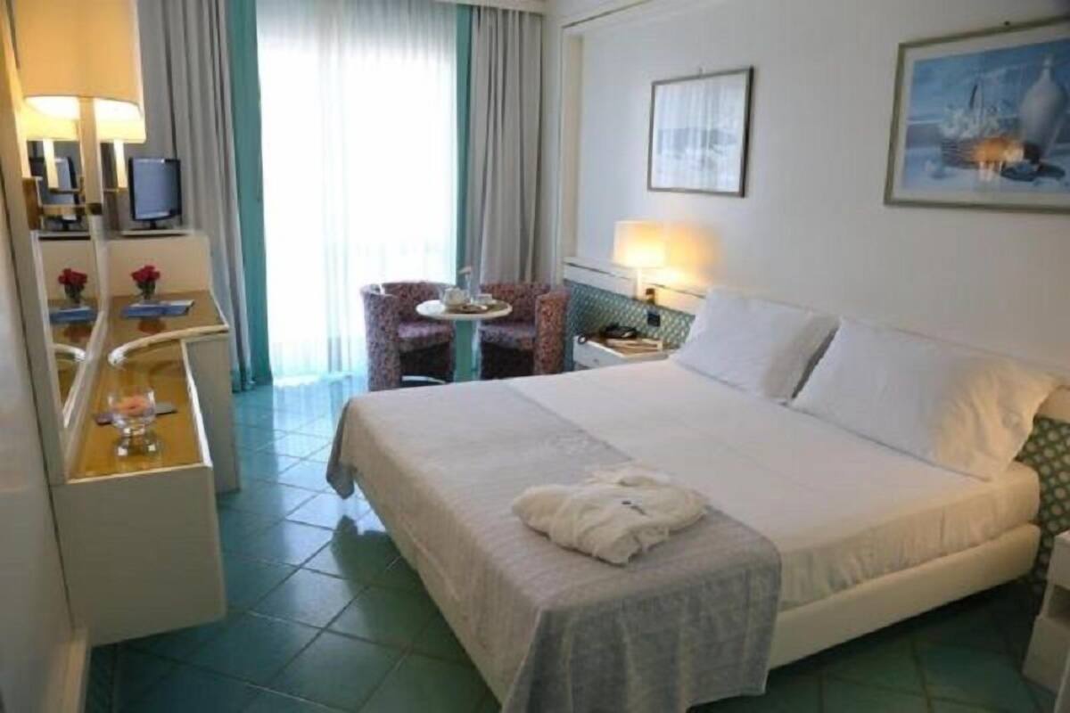 Minibar, in-room safe, desk, blackout curtains