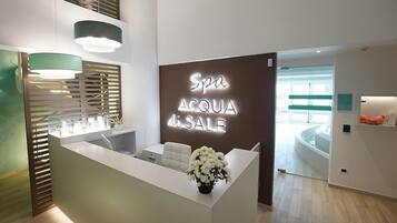 Espace de soins pour les couples, hammam, soins corporels, bains de boue