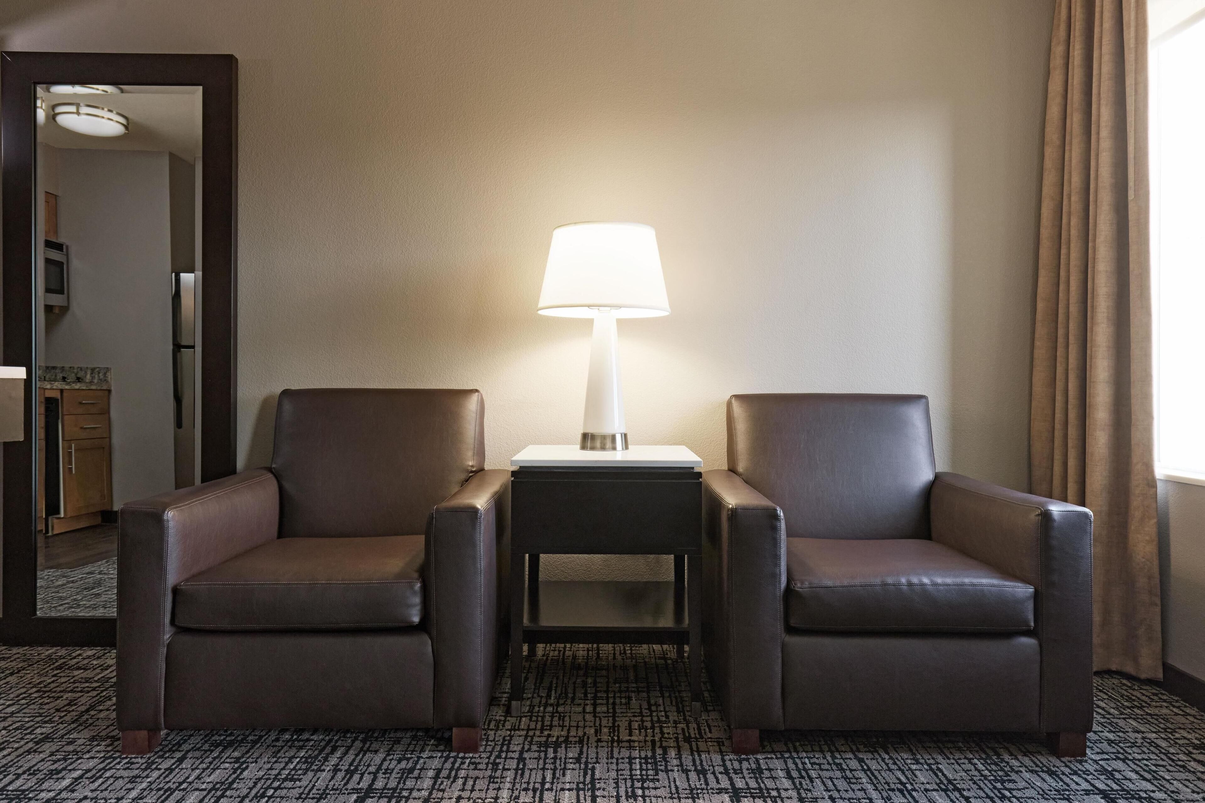 studio, 1 king bed | hypo-allergenic bedding, pillow-top beds, desk, laptop workspace