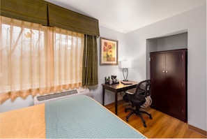 1 bedroom, desk, soundproofing, free WiFi