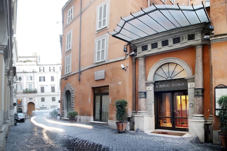 Exterior. Albergo Santa Chiara Hotel Rome