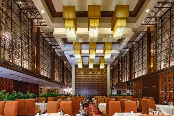 2 restaurants servant le petit déjeuner