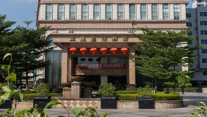 施設の正面