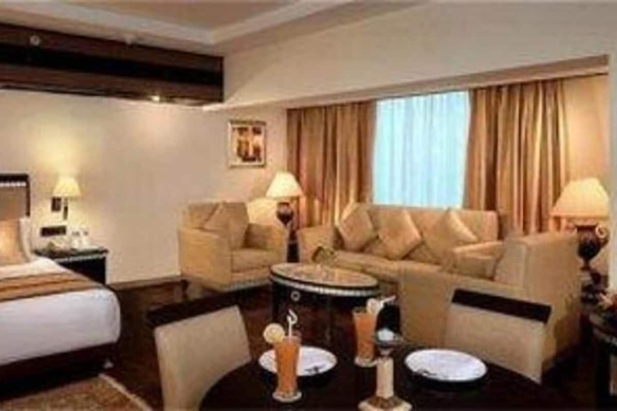1 bedroom, premium bedding, minibar, in-room safe