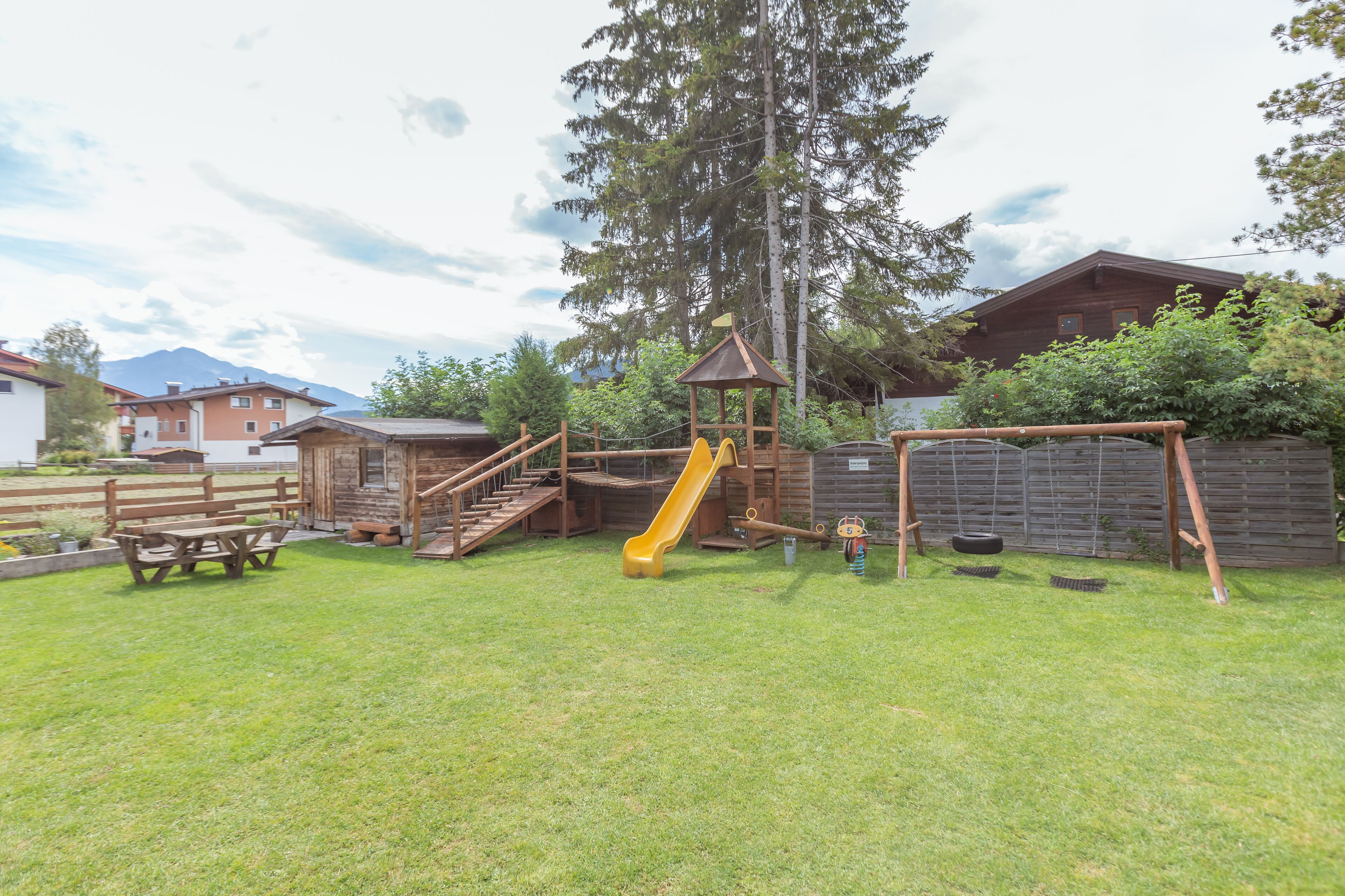 children’s play area – outdoor