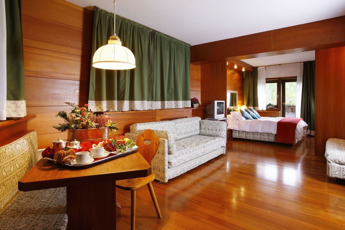 1 bedroom, minibar, in-room safe, desk