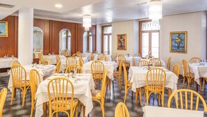 Breakfast, lunch and dinner served - Hotel Malcesine (Malcesine)