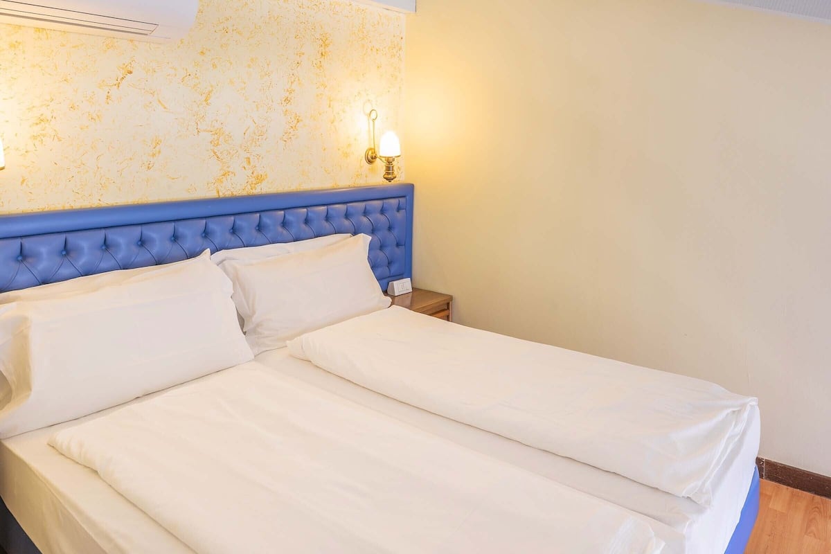 Desk, bed sheets