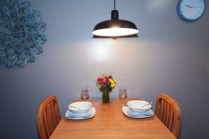 Makan di kamar