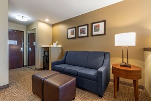 Suite, 1 King Bed, Non Smoking | Desk, blackout drapes, iron/ironing board, free WiFi - Comfort Inn & Suites Russellville I-40 (Russellville)
