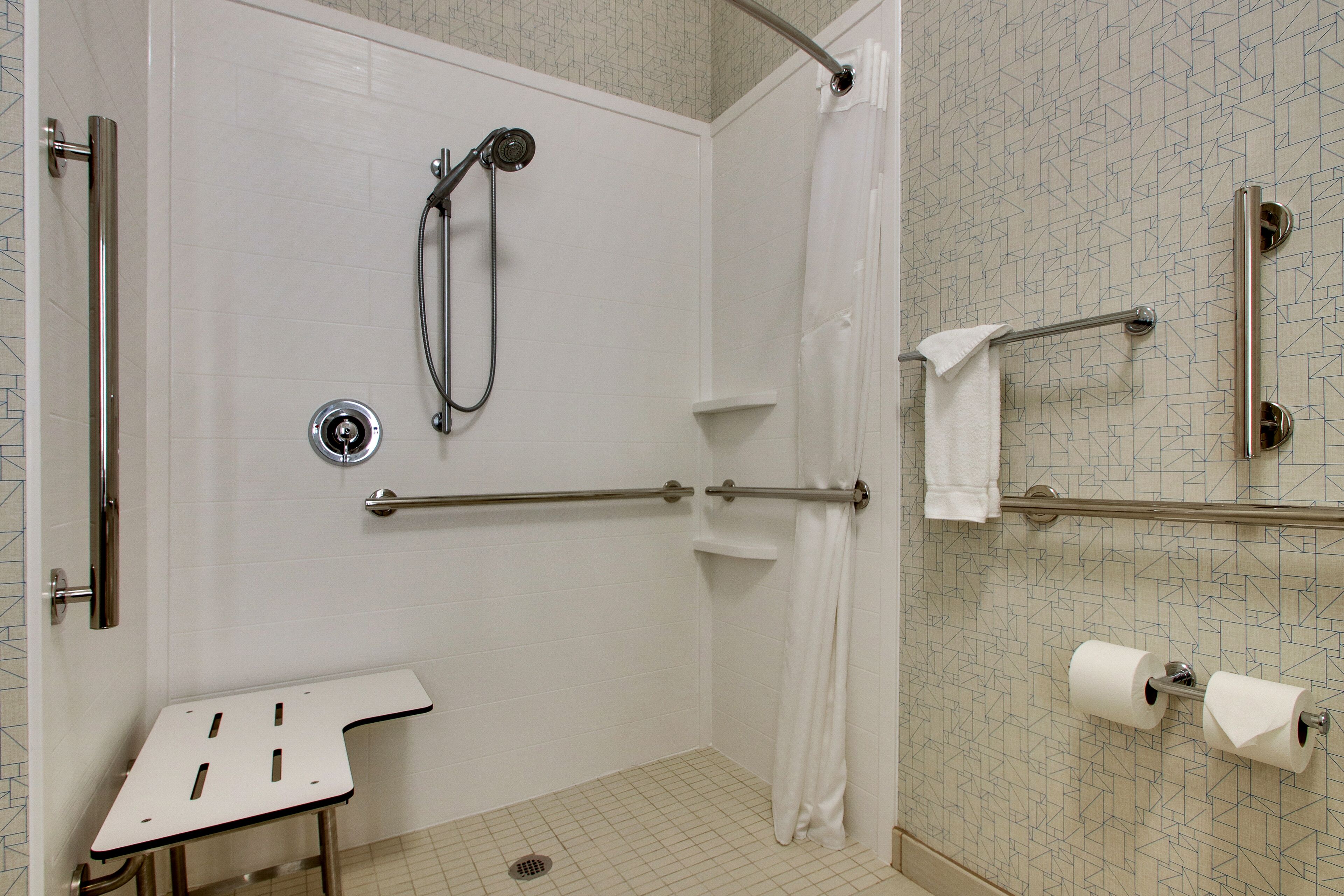standard room, 1 king bed, accessible (comm, roll-in shower) | bathroom | combined shower/bathtub, hair dryer, towels, soap