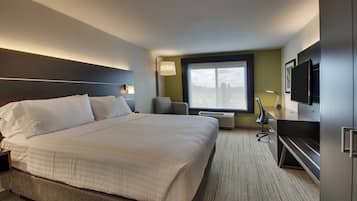 Standard Room, 1 King Bed | In-room safe, desk, laptop workspace, iron/ironing board