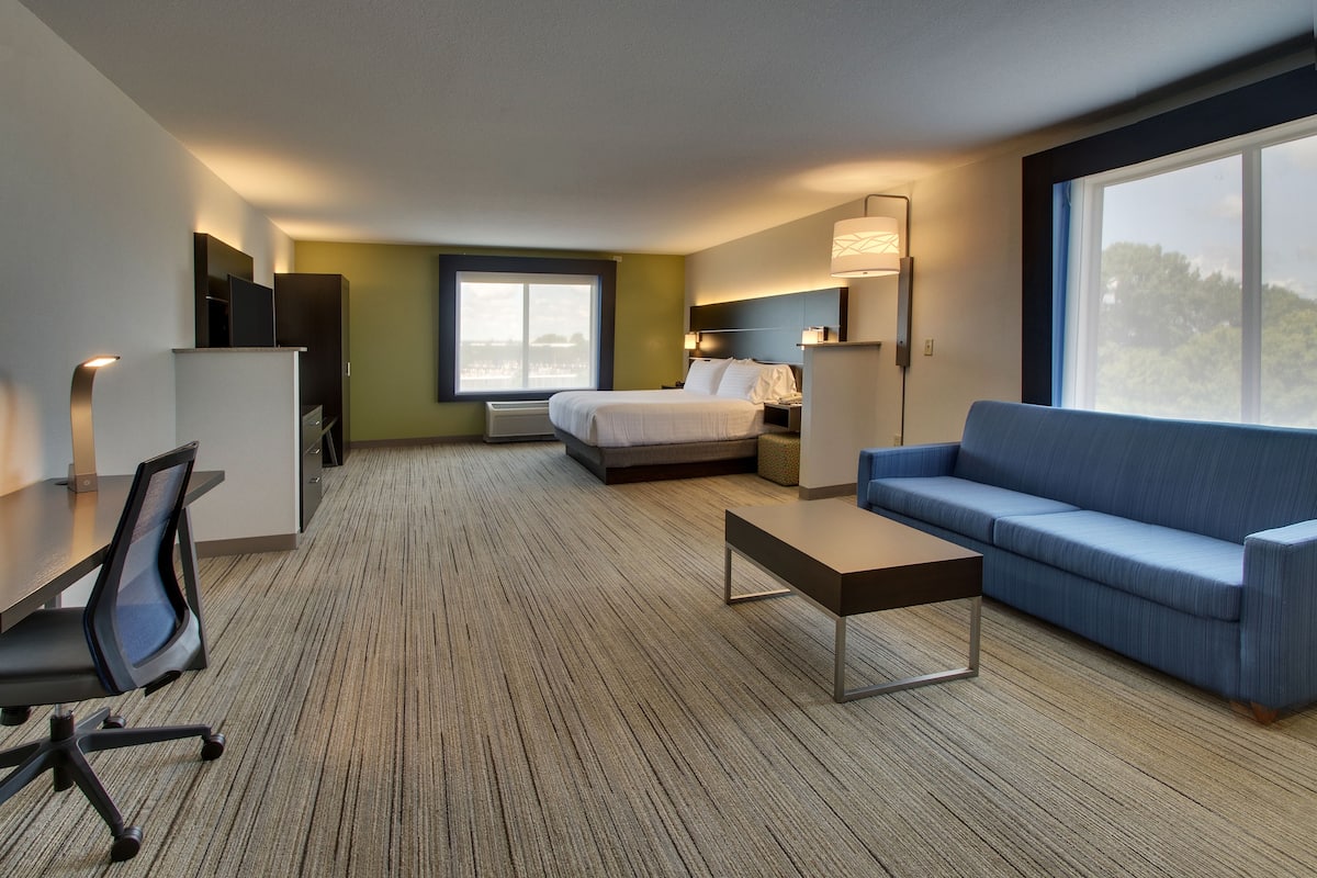 Suite, 1 King Bed, Accessible (Communication Accessible) | In-room safe, desk, laptop workspace, iron/ironing board