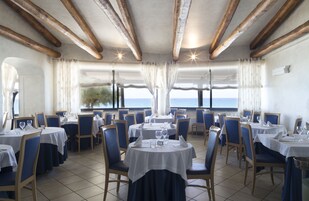 Daily buffet breakfast (EUR 8 per person)