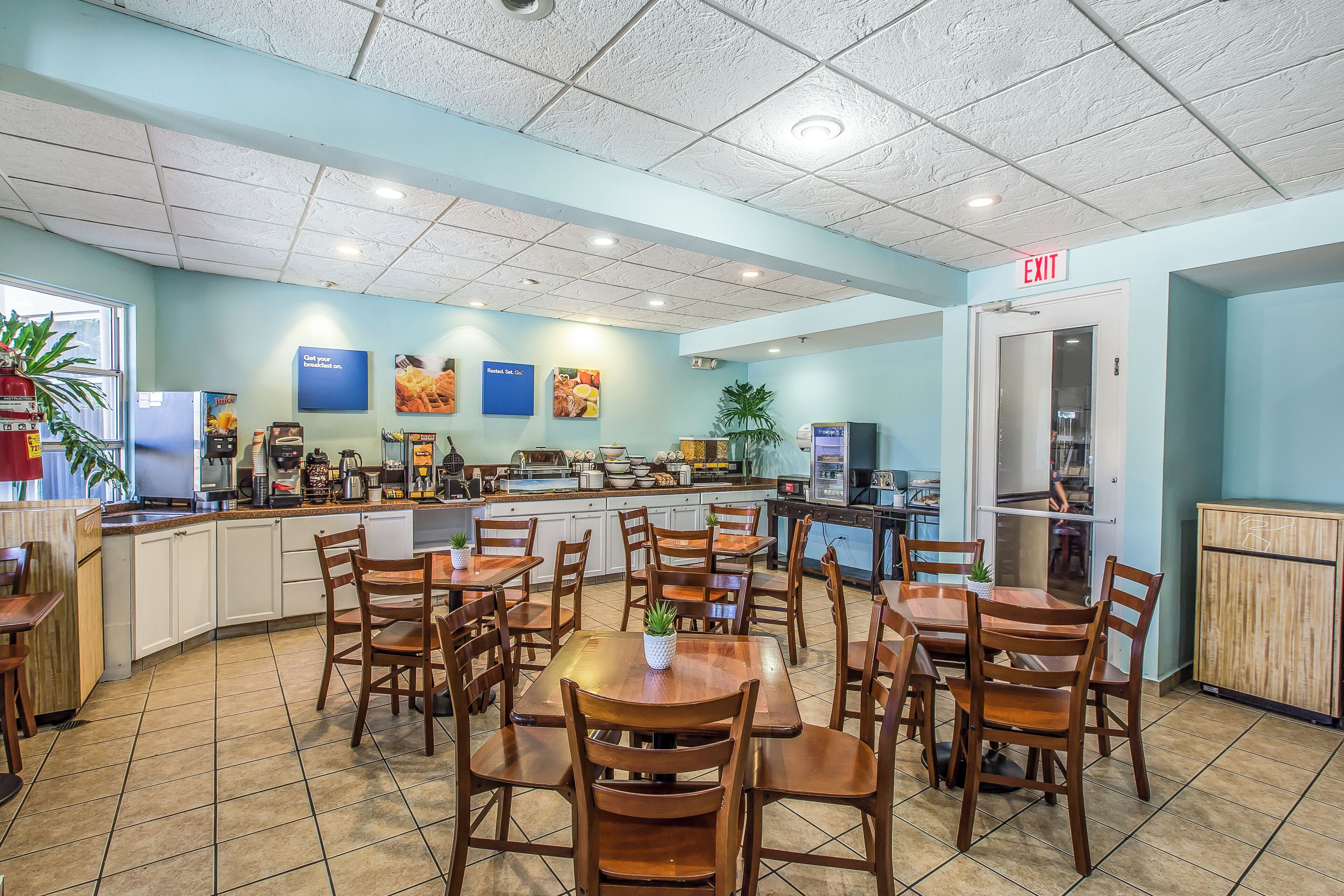 Desayuno para llevar diario (USD 1 por persona)