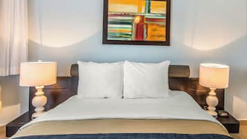 Standard Room, 1 Queen Bed | 1 bedroom, down comforters, in-room safe, desk