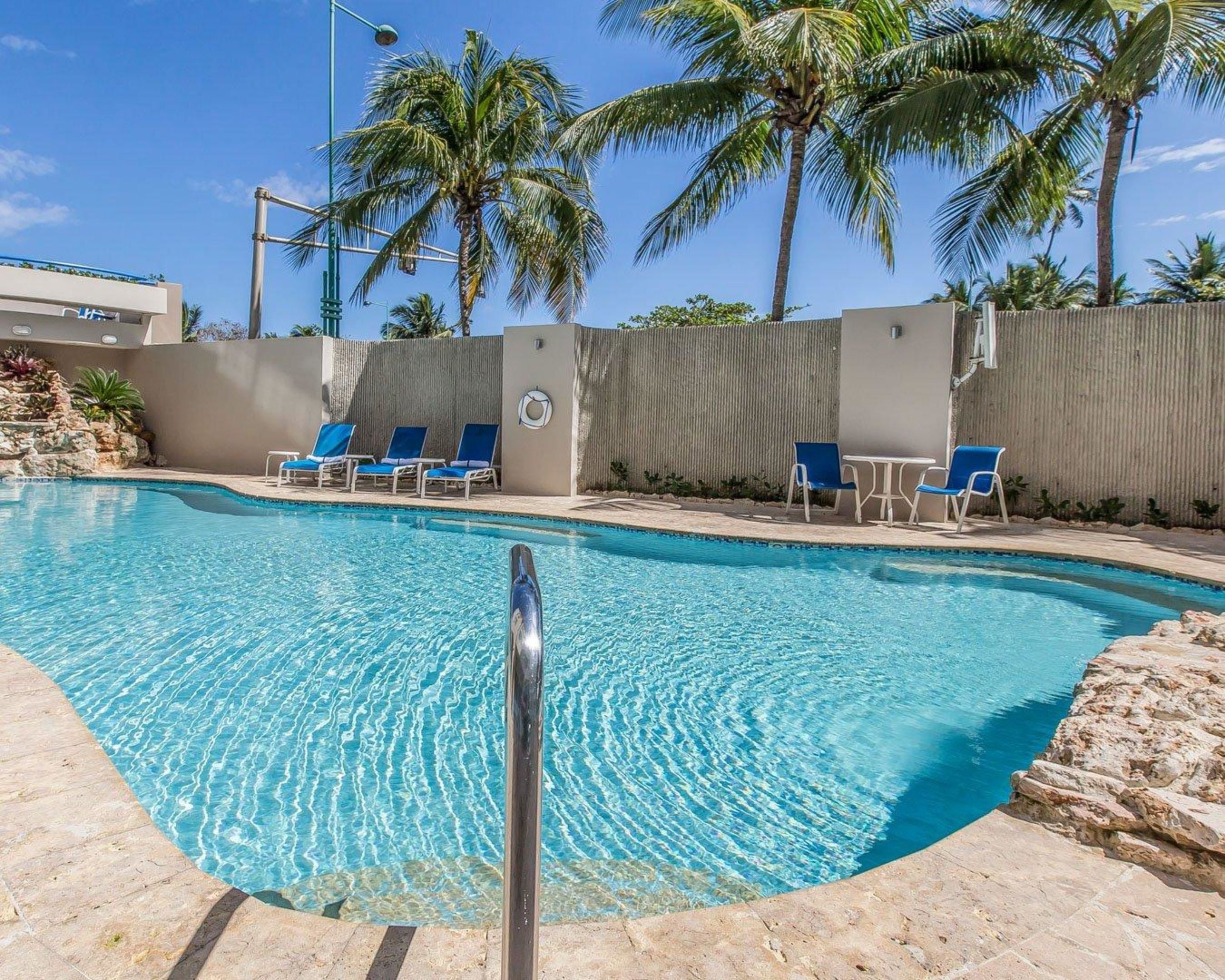 Comfort Inn & Suites Levittown