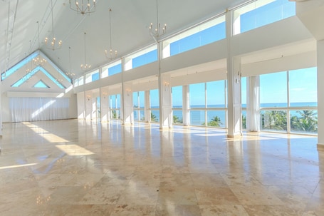 宴会厅. 莱维敦凯富套房酒店