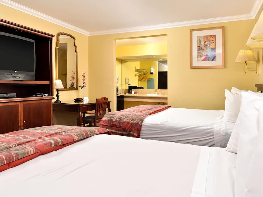 Colchones con pillow-top, wifi gratis y ropa de cama