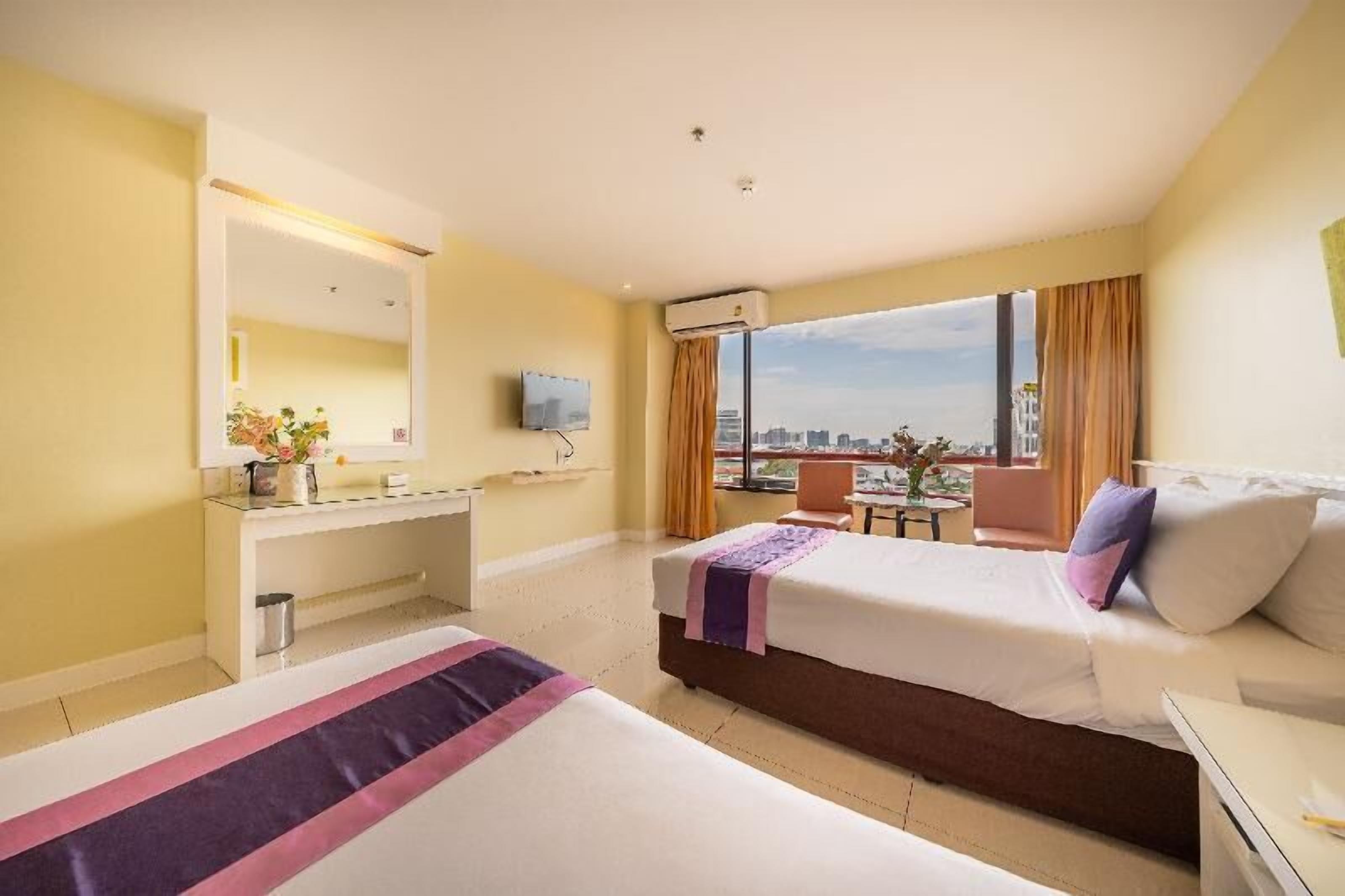 Premium bedding, minibar, in-room safe, blackout drapes