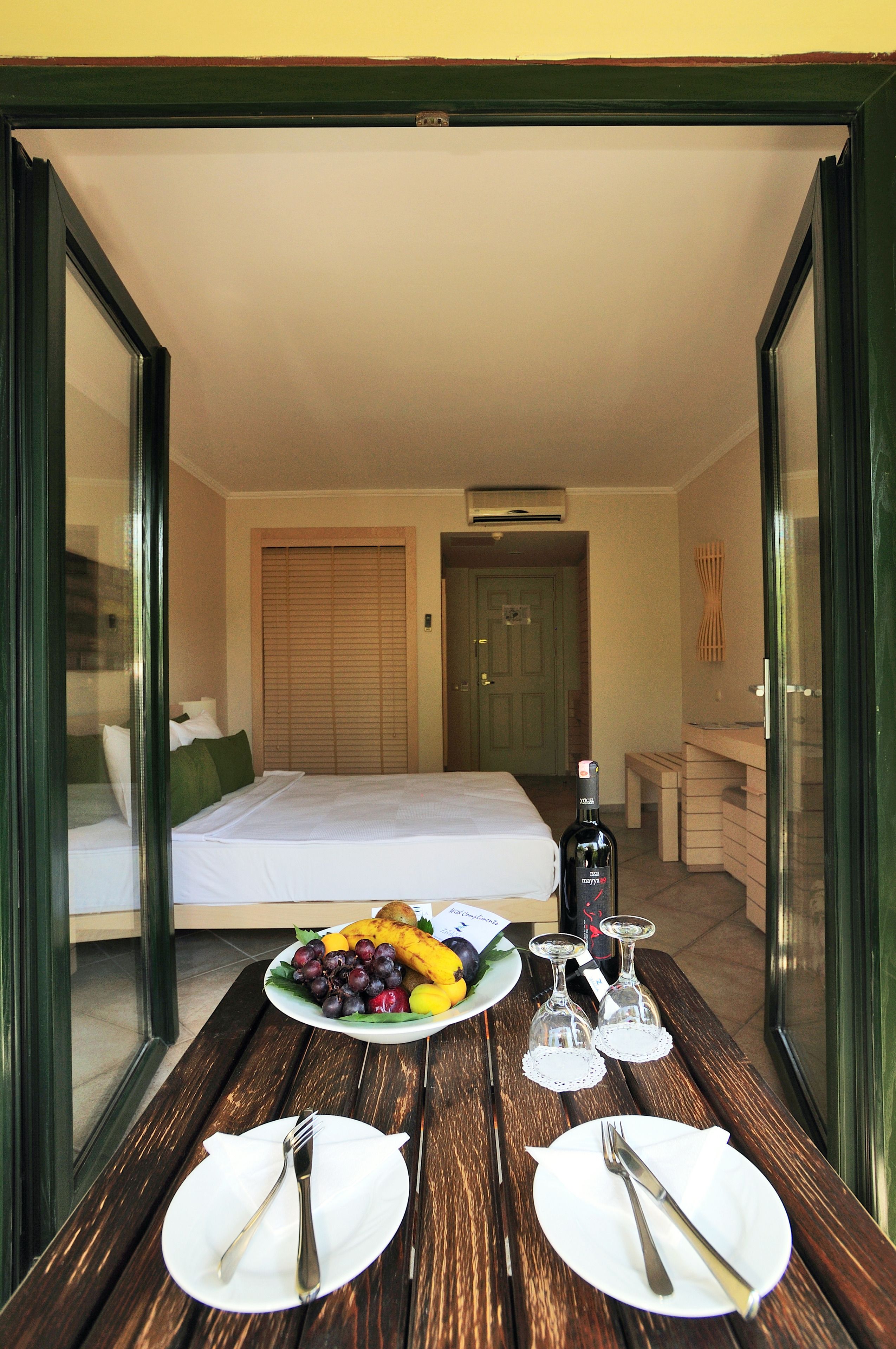 Minibar, in-room safe, free WiFi, bed sheets