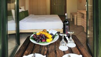 Minibar, in-room safe, free WiFi, bed sheets