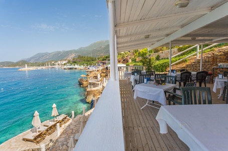 Beach bar. Aqua Princess Hotel