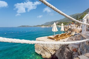 Private beach, free beach cabanas, sun loungers, beach umbrellas - Aqua Princess Hotel (Kas)