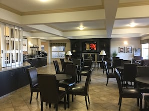 Café da manhã para viagem grátis todos os dias