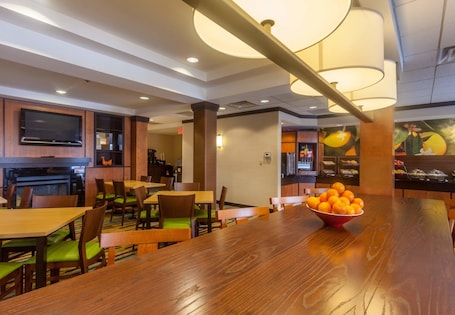 Free daily continental breakfast