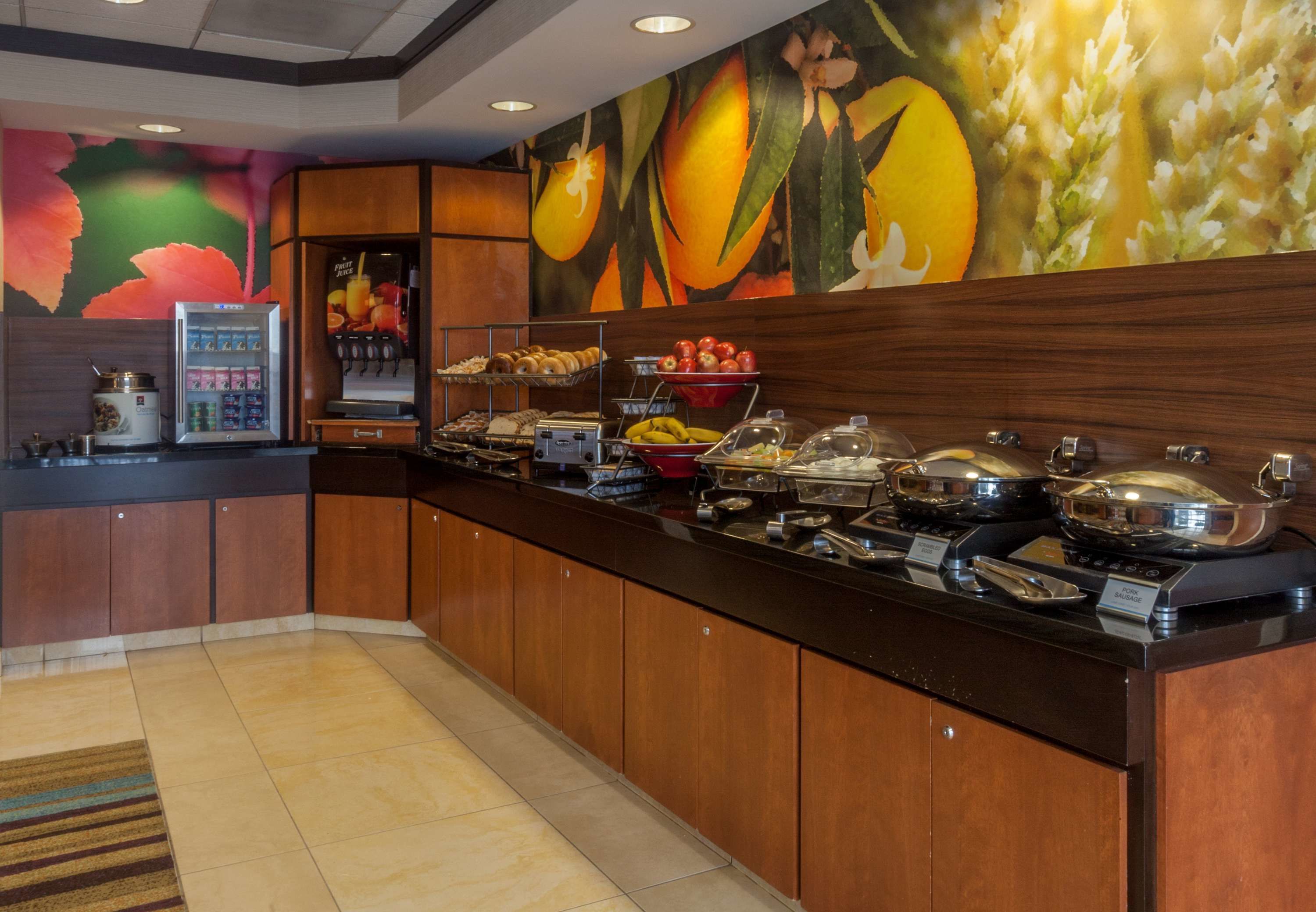 free daily continental breakfast