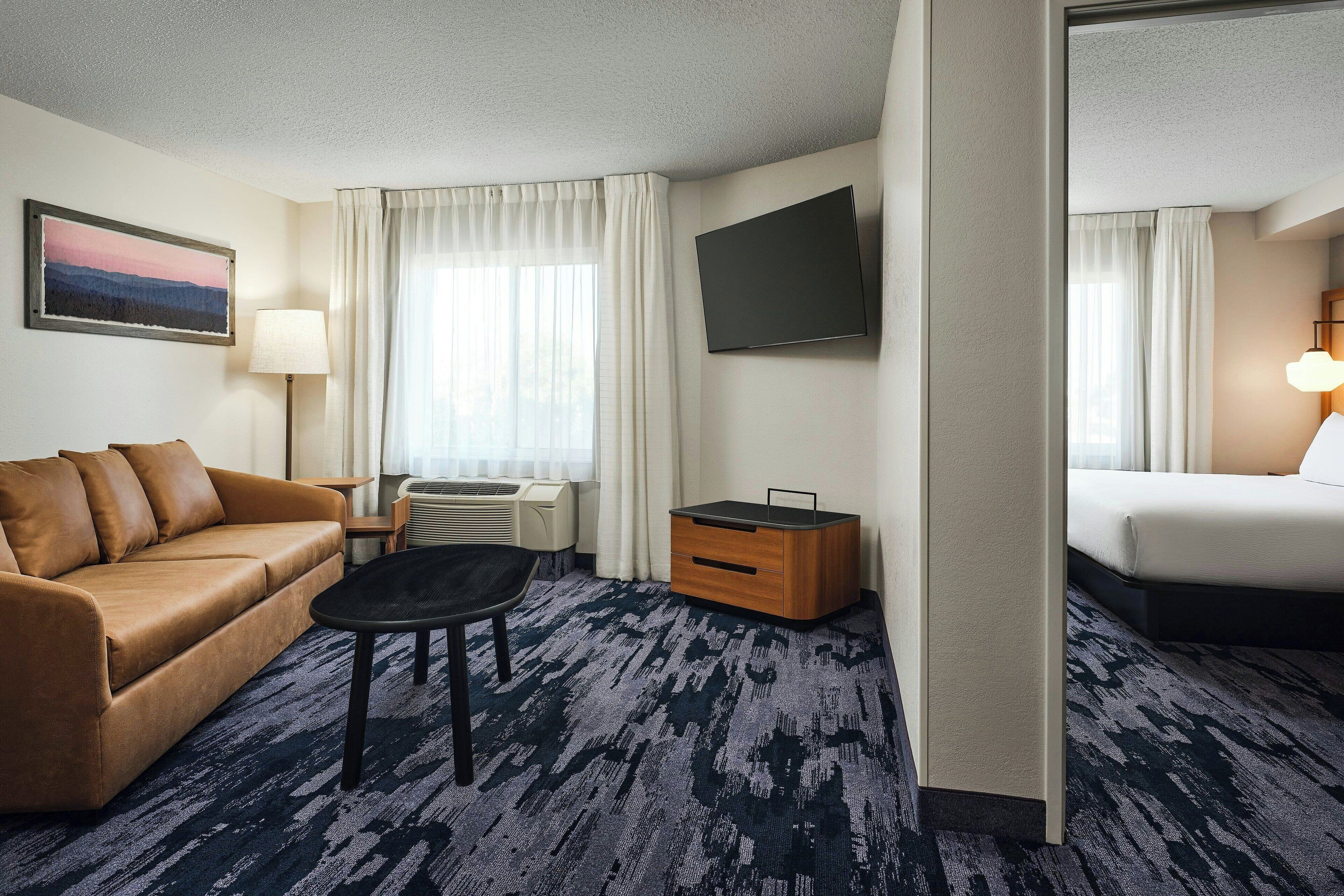 Premium bedding, in-room safe, desk, iron/ironing board