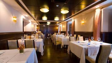 Desayuno buffet (EUR 12 por persona)
