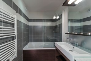 1 bedroom apartment for 6 people | Bathroom | Towels, soap, shampoo - Noemys Les Terrasses de Labrau  (Allos)