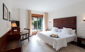 Superior Double Room, Terrace | Premium bedding, minibar, in-room safe, desk - Hotel Palau Verd Adults Only (Denia)